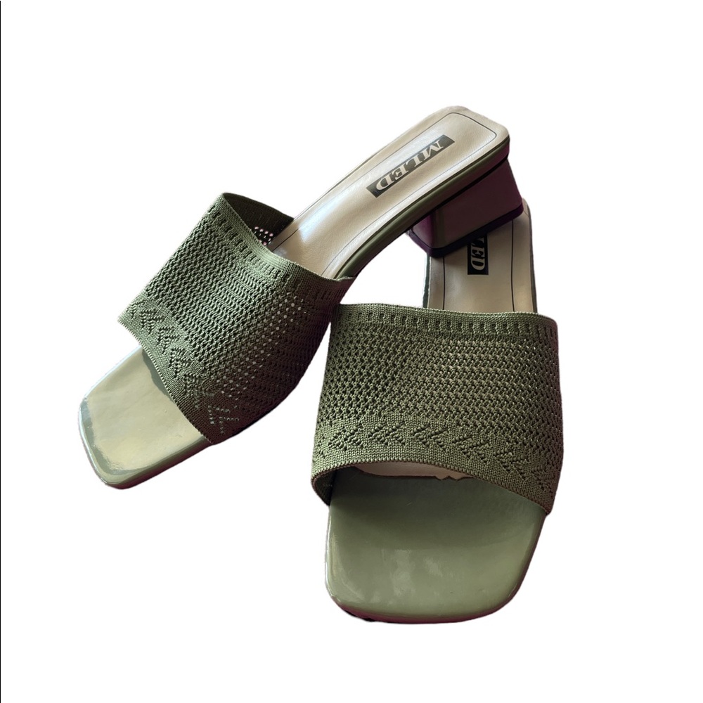 Light green sandal size 39